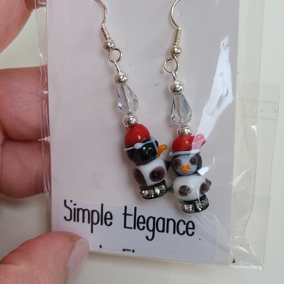 Simple Elegance hand made Christmas earrings - Picture 6 of 9